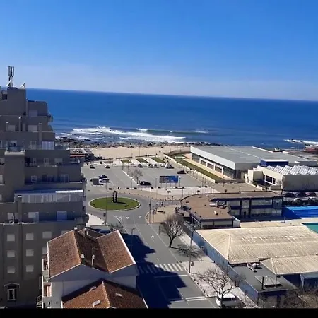 Skyline Sea View アパート